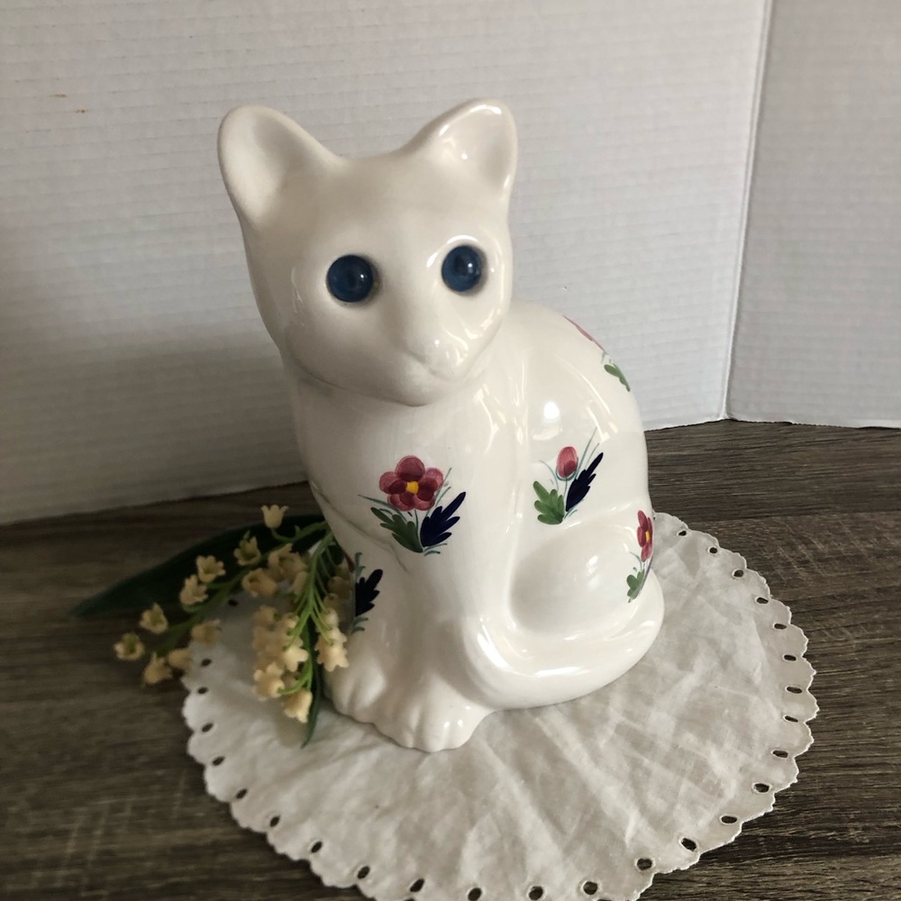 Vtg ELPA Alcobaca Ceramic Hand Painted Cat Figurine